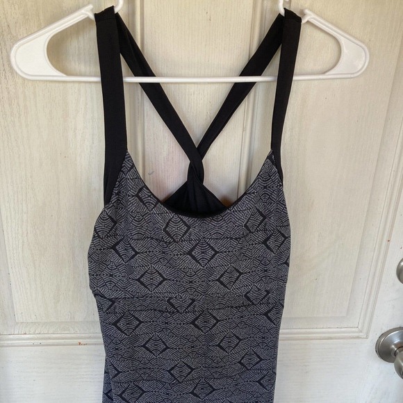 Patagonia Dress Sz S Gray Black Geo Print Athletic Sporty Sleeveless Cross Back - Picture 2 of 7